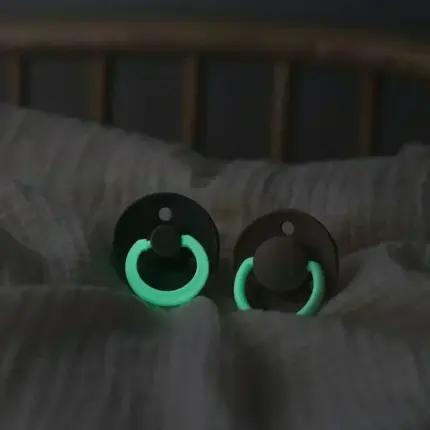 BIBS Glow knupītis tumsā