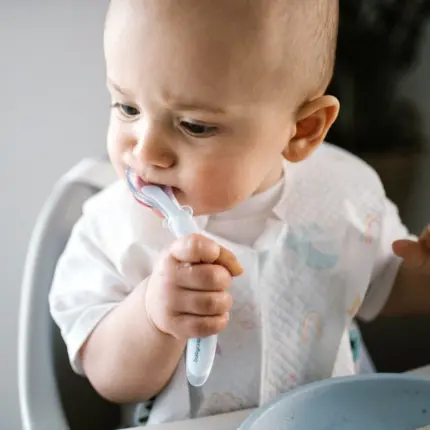 Vienreizējās lietošanas priekšautiņi Babyono 878 ar bērnu