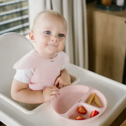 Silikona priekšautiņš Babyono 1639/02 pink ar bērnu