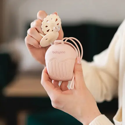 Silikona knupīša futrālis Babyono 1656/02 pink ar knupīti