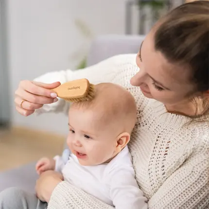 Suka ar dabīgajiem sariem Babyono 1655 mamma ķemmē mazuli