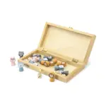 galda spēle riču raču atvērts galdiņš ar kauliņiem