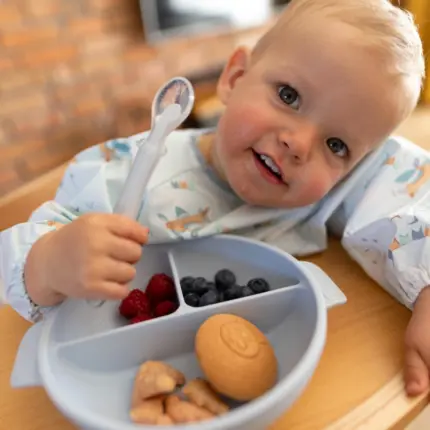 Silikona šķīvis Babyono 1661/01 Blue ar bērnu