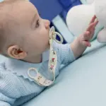 bibs x moomin knupīša turētājs Loop ar knupīti mazulim mutē