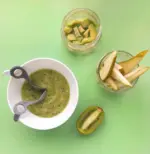 I can karotes bērniem bļodiņā uz galda