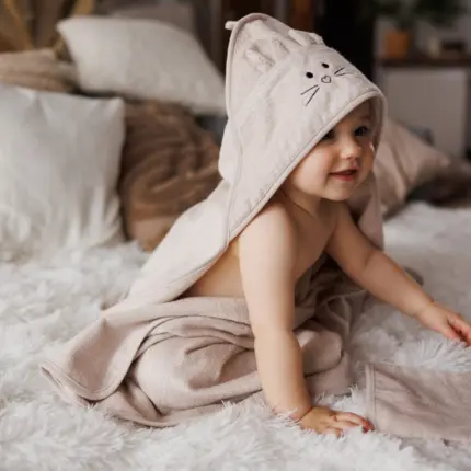 Bambusa bērnu dvielis ar kapuci Babyono 1553/05 ar mazuli