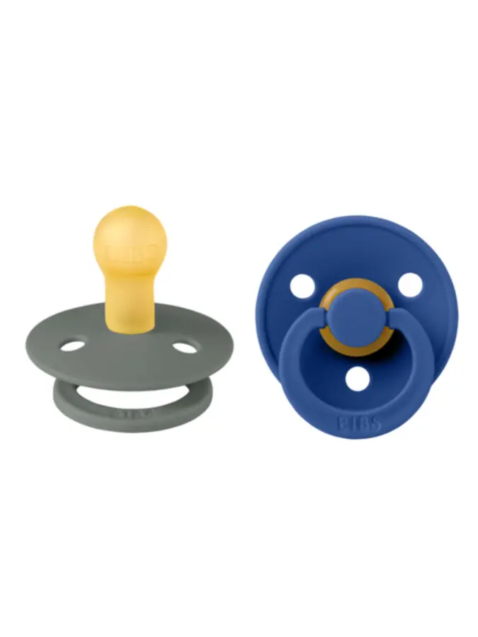 BIBS Colour apaļais knupītis 6-18 m, 2 gab., Pine / Cornflower BIBS Colour apaļais knupītis 6-18 m, 2 gab., Pine / Cornflower