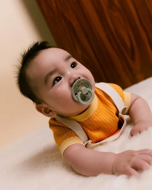 bibs colour round retro holiday māneklītis bērns ar māneklīti