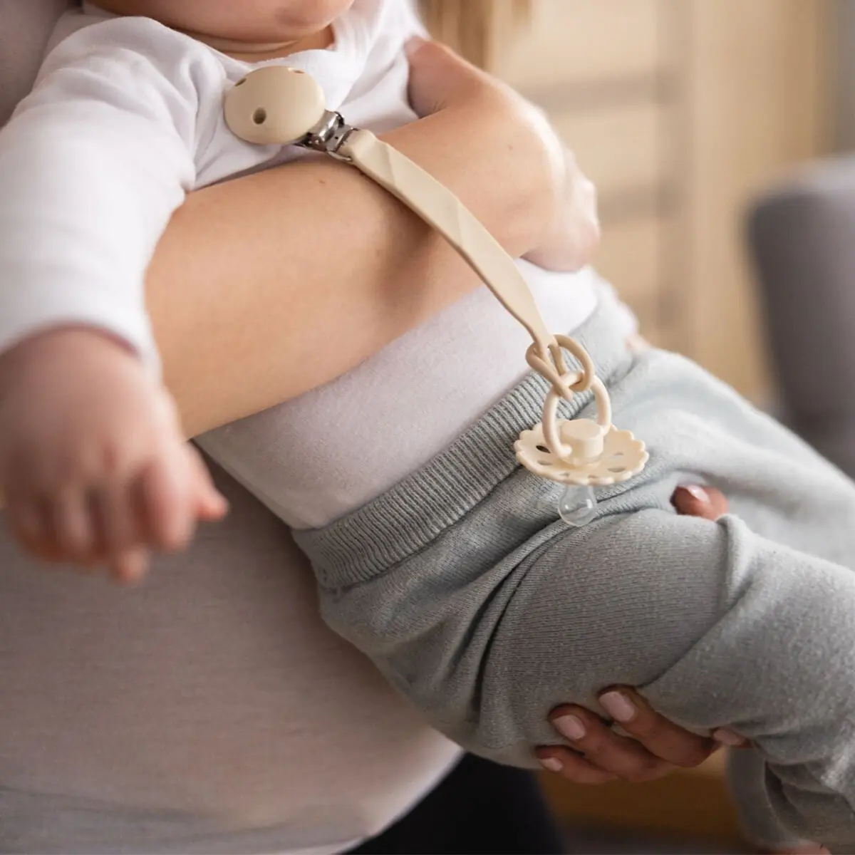Babyono knupīša turētājs, silikona, rozā 1469/01